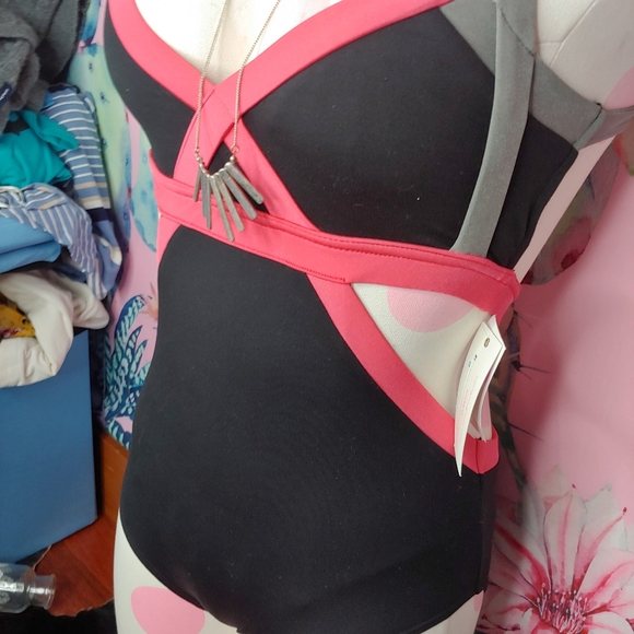 NEW 《 California Kisses 》 Black Cut Out Monokini One Piece Swim Dance Zip XL - Picture 13 of 16